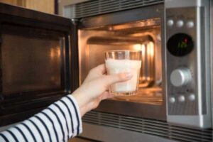 Milch aus der Mikrowelle 