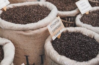 Verschiedene Kaffeesorten in den S?cken