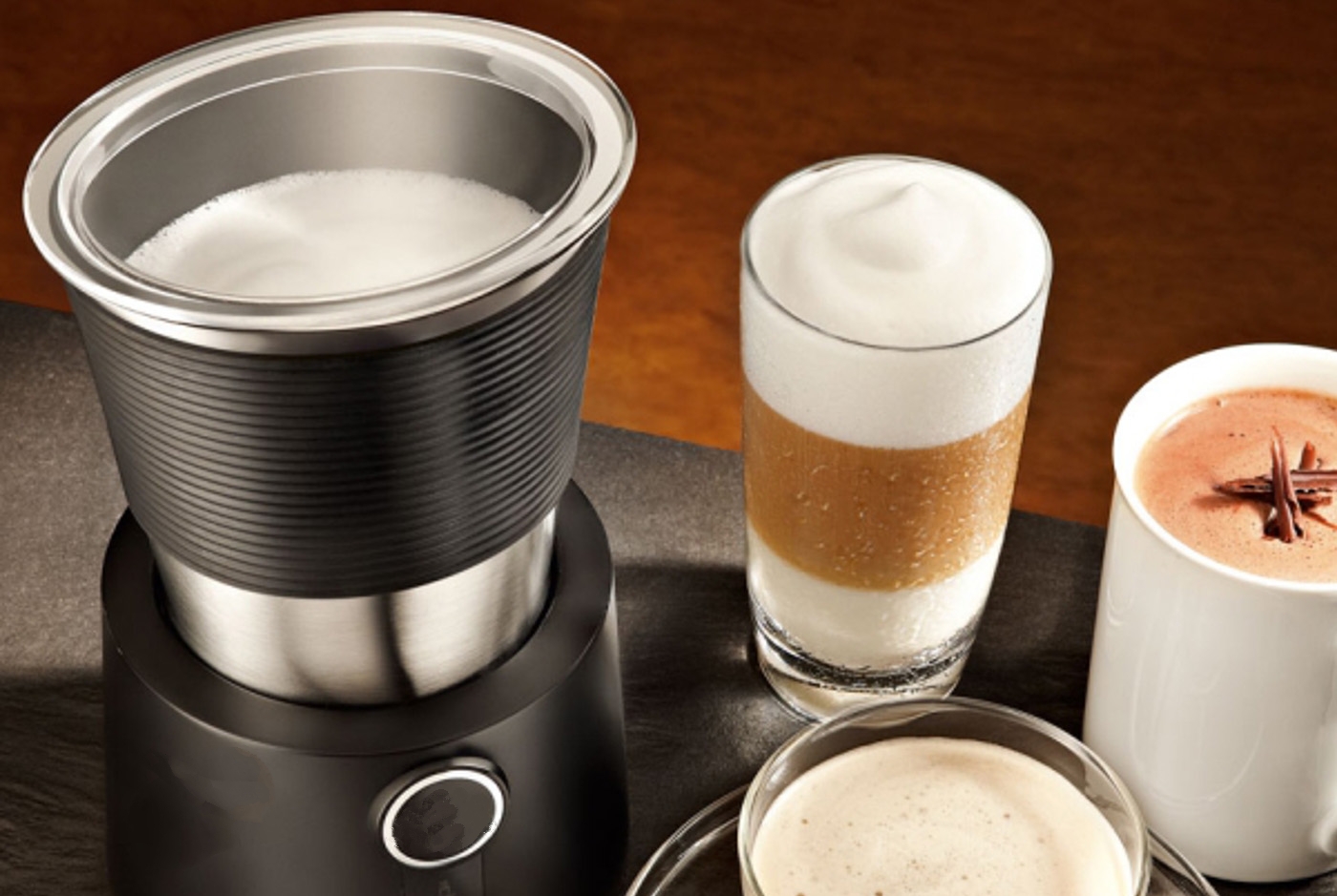 Elektrischer Milchaufsch?umer und Cappuccino Gl?ser