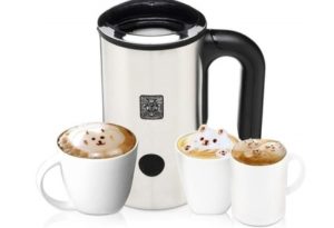 Milchaufsch?umer mit Milchgetr?nken
