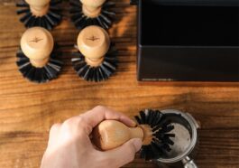 Barista Pinsel im Einsatz