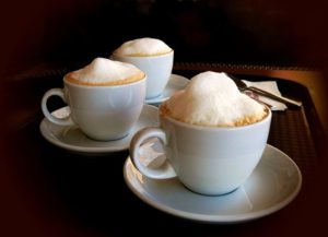 Cappuccino mit Milchschaum 