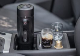 Tragbare Espressomaschine im Auto
